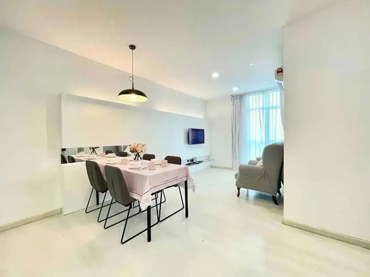Straits Garden Suites Penang Jelutong 0*,