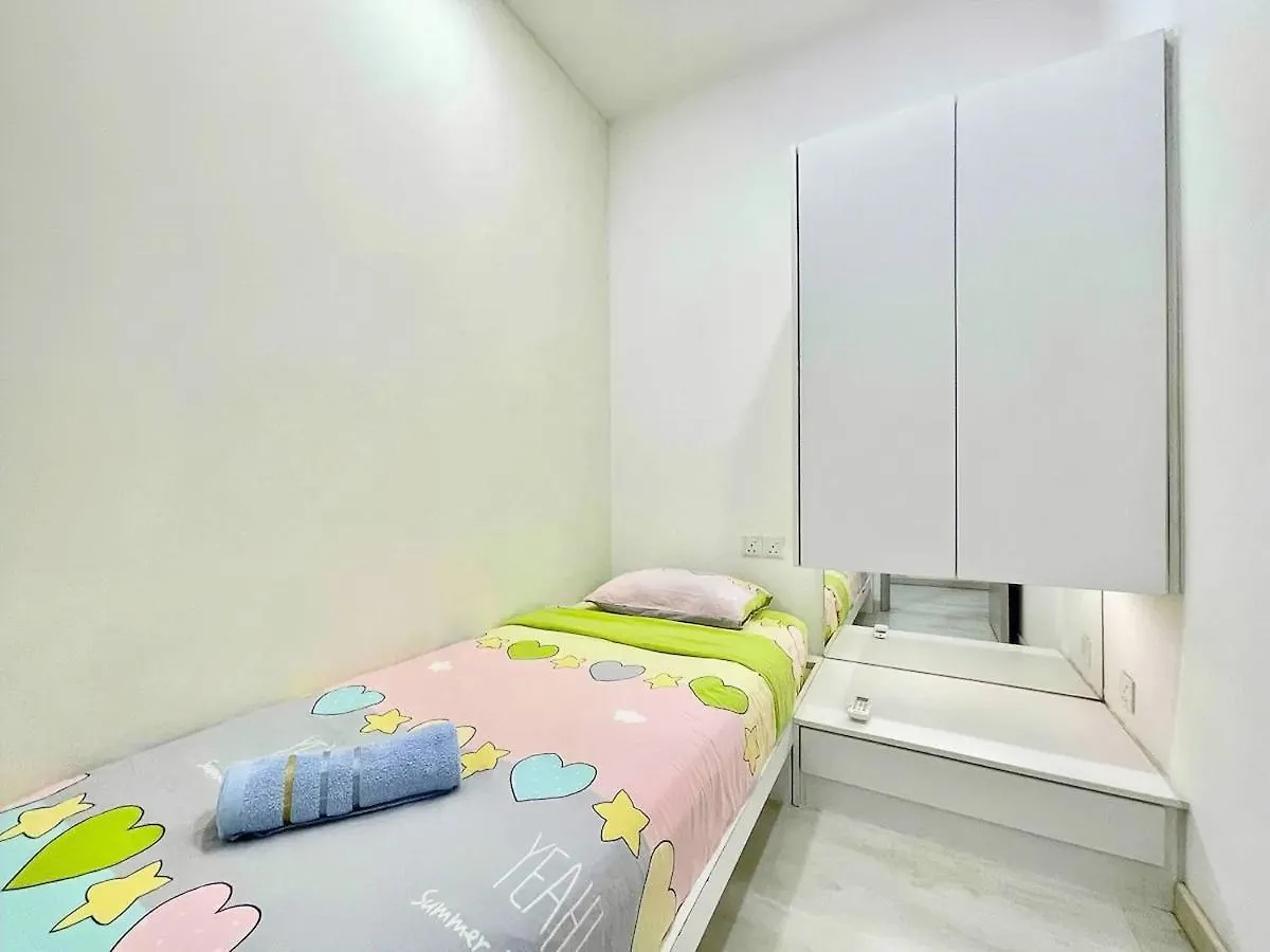 Straits Garden Suites Penang Jelutong Lägenhet