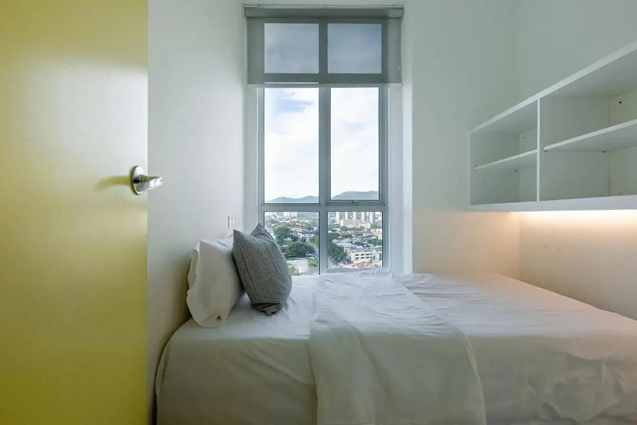 Straits Garden Suites Penang Jelutong 0*,