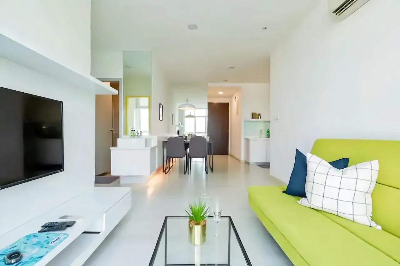 Lägenhet Straits Garden Suites Penang Jelutong