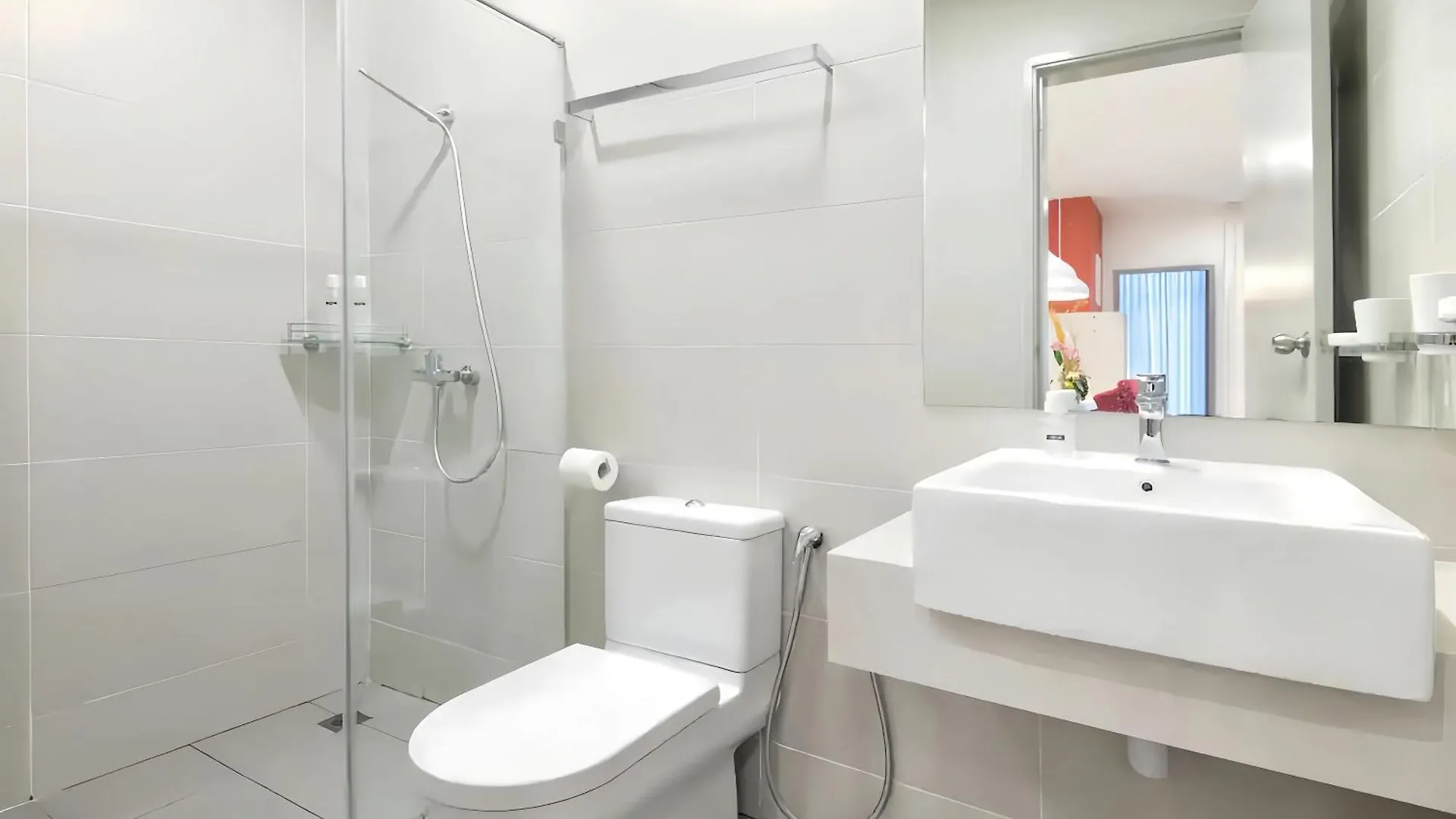 Straits Garden Suites Penang Jelutong 0*,