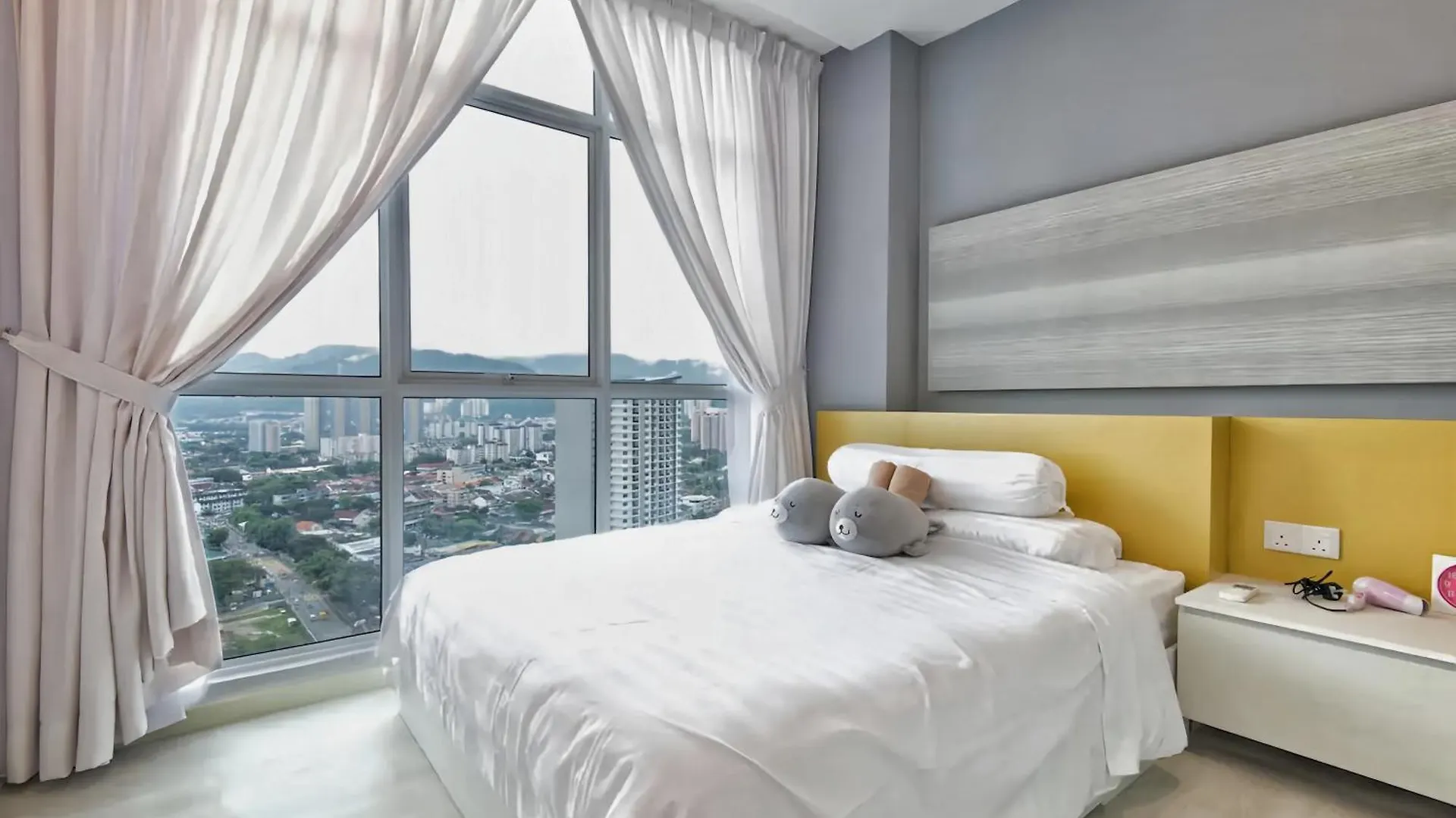 Straits Garden Suites Penang Jelutong Lägenhet